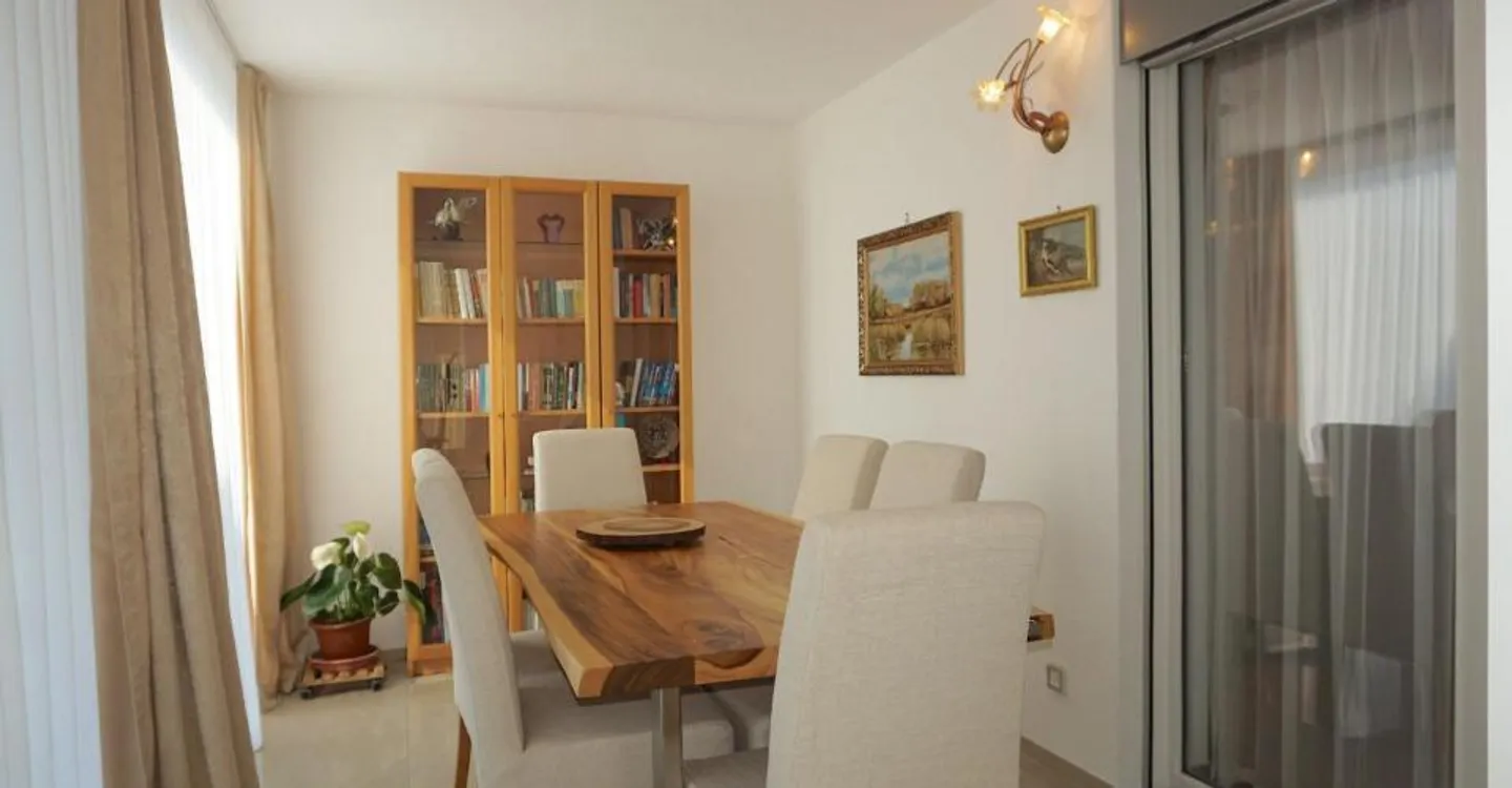 ARI-262 - Wunderschöne Gartenwohnung mit 5,5 Zimmern in einem hochwertigen Zweifamilienhaus - Foto 9 von 12