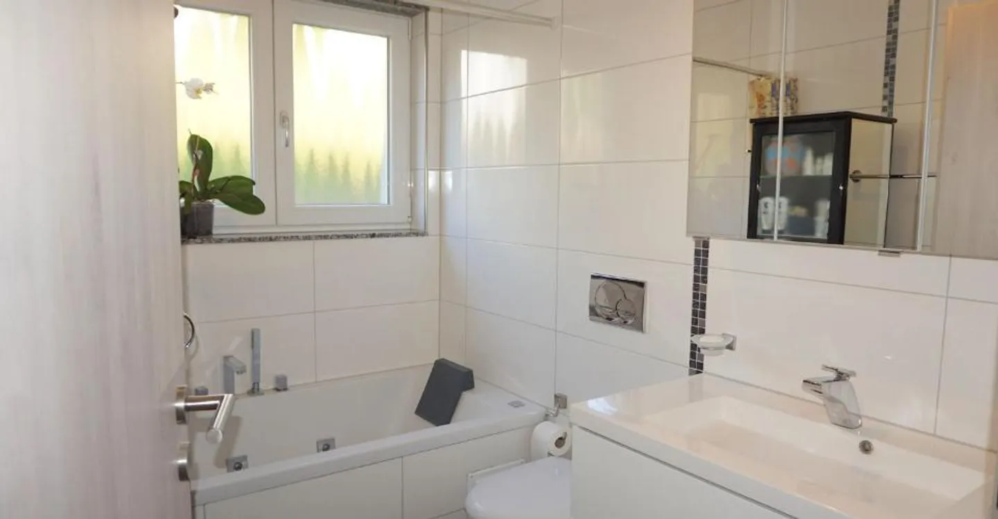 ARI-262 - Wunderschöne Gartenwohnung mit 5,5 Zimmern in einem hochwertigen Zweifamilienhaus - Foto 10 von 12