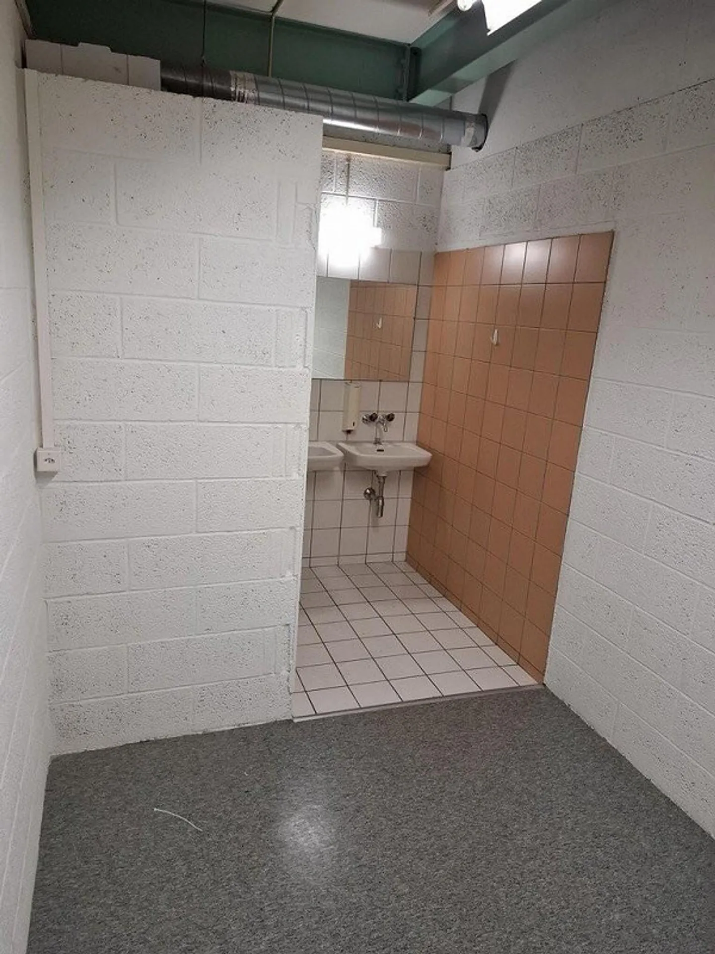 To seize! Magnificent commercial space for rent! - Photo 9 of 9