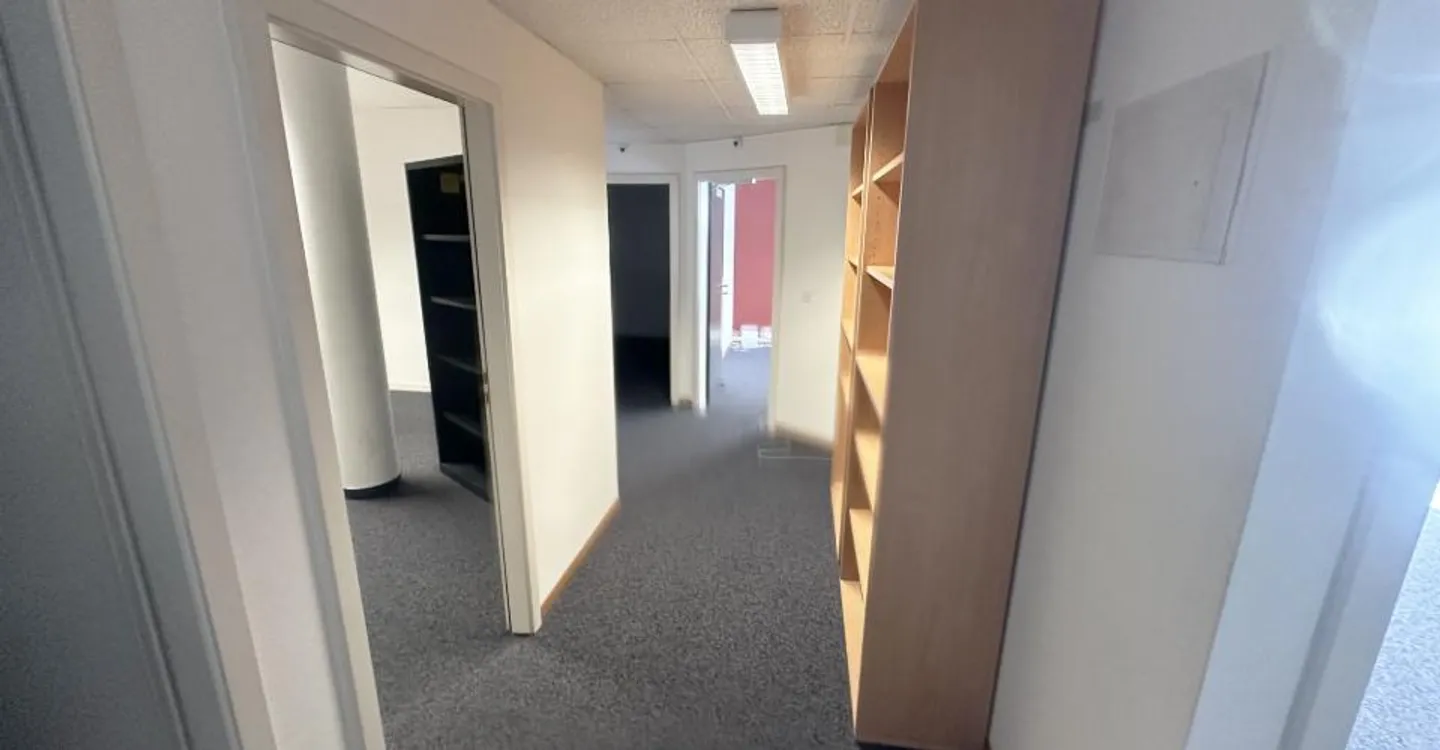 Crissier – 149 m² office on the ground floor, close to the center and highway access - Photo 5 of 13