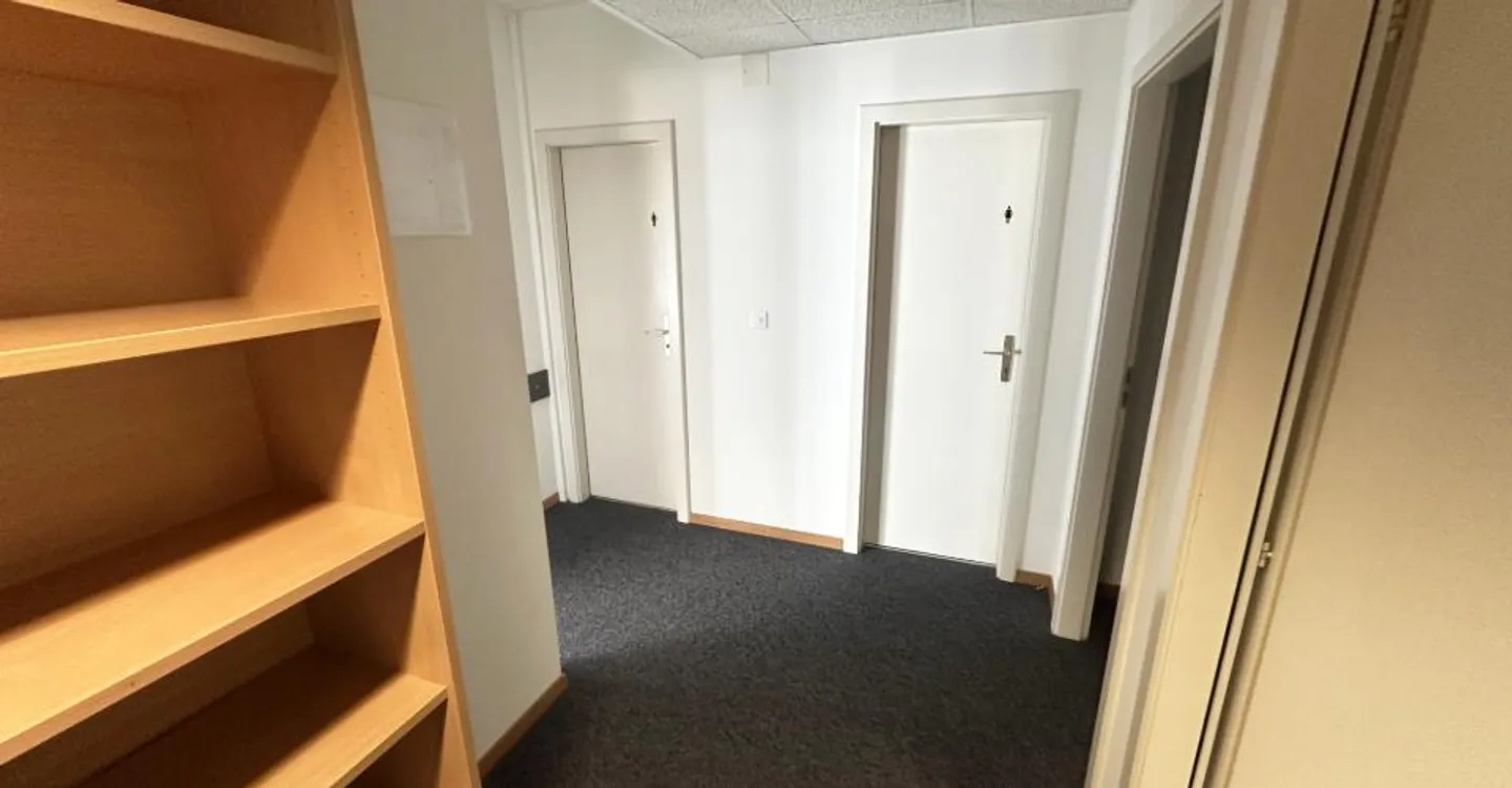 Crissier – 149 m² office on the ground floor, close to the center and highway access - Photo 8 of 13