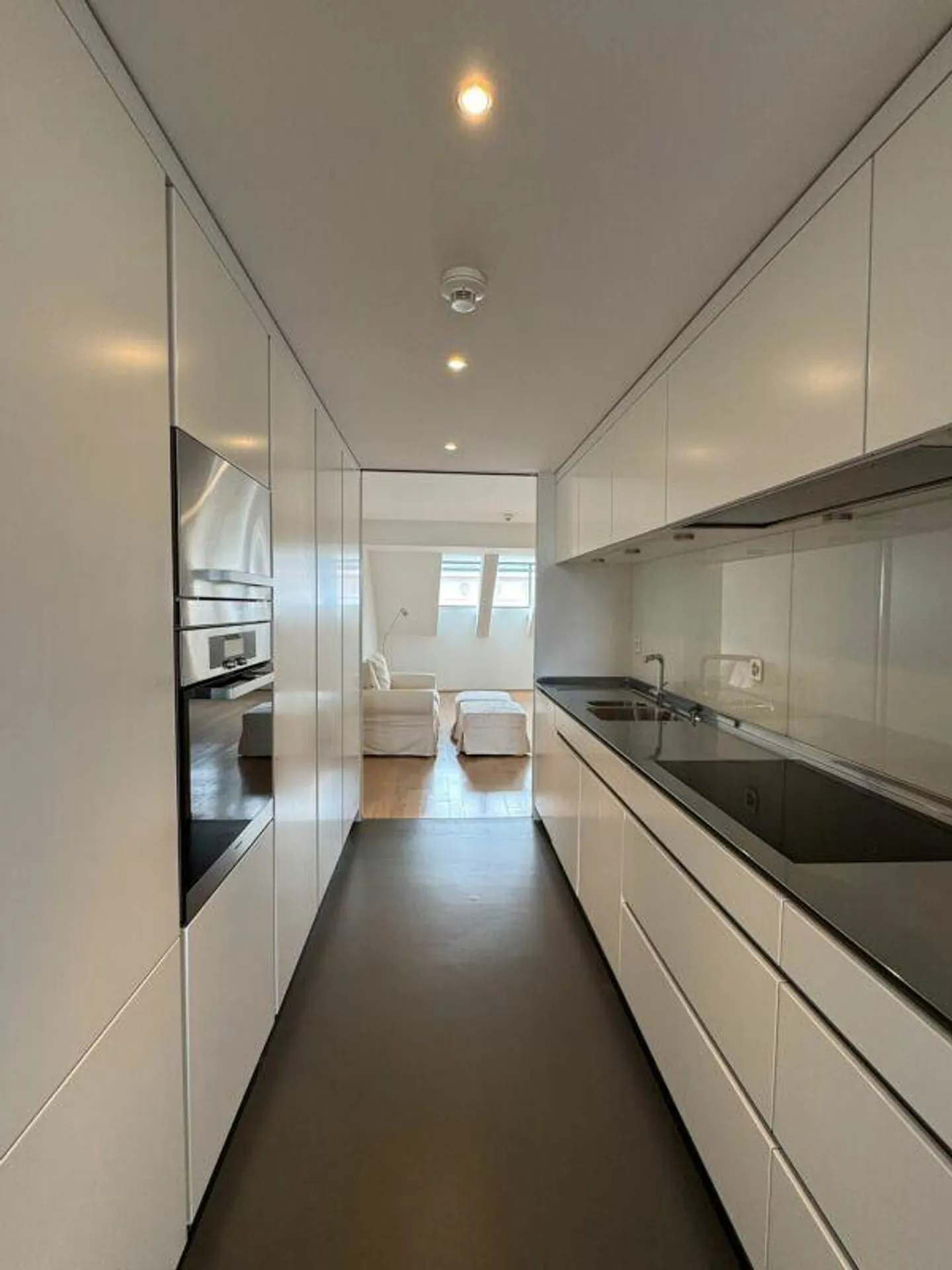 Une maison sur le Rhin - Appartement en duplex de 4 pièces à Bâle - Photo 3 sur 12
