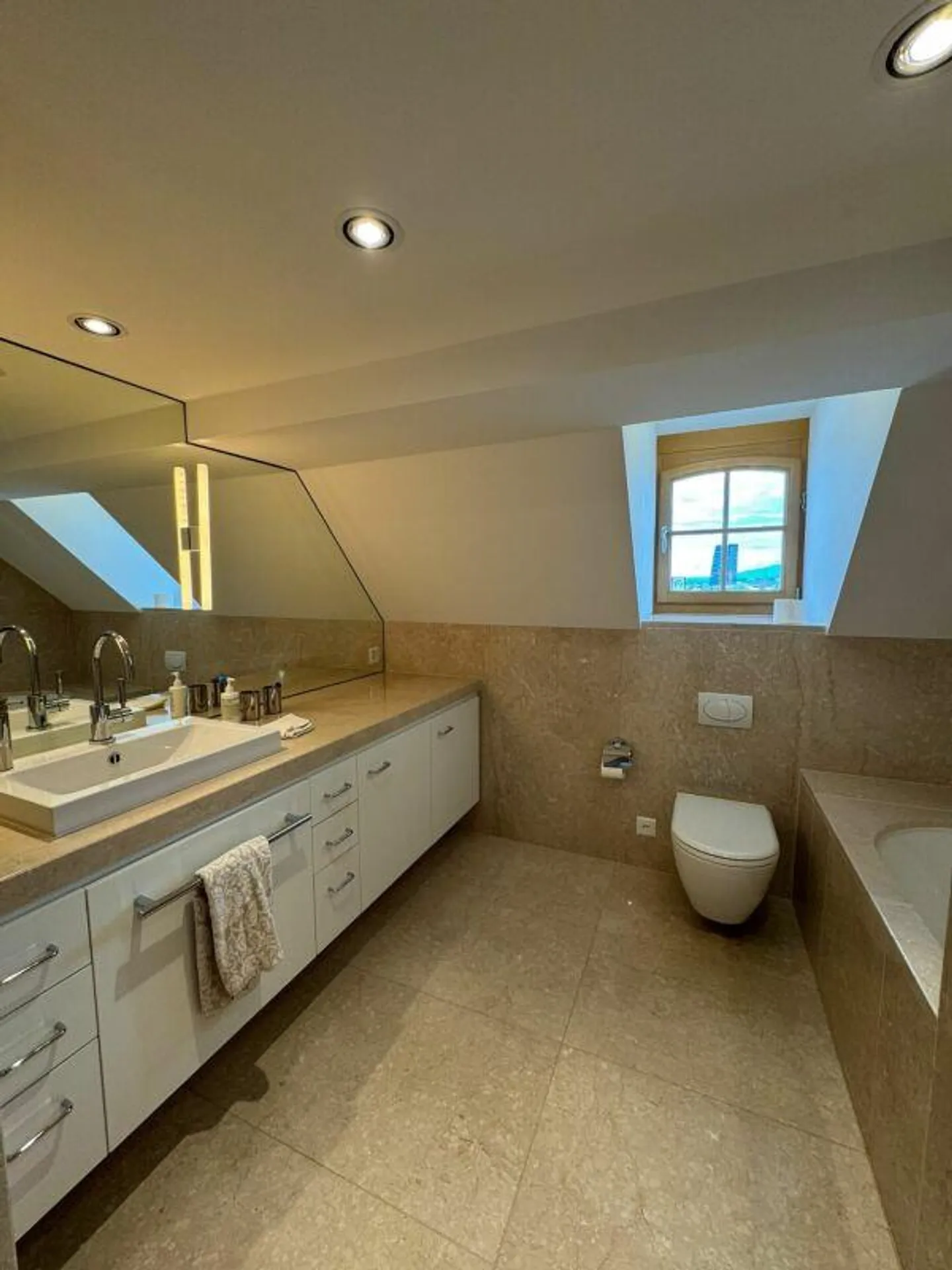 Une maison sur le Rhin - Appartement en duplex de 4 pièces à Bâle - Photo 7 sur 12
