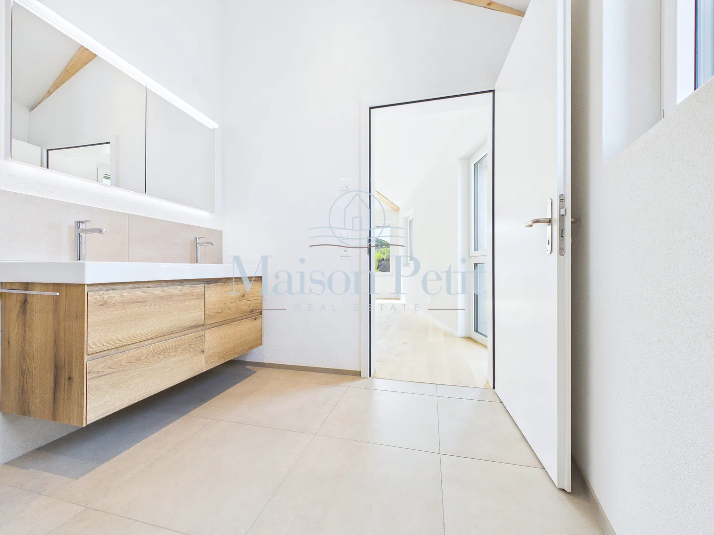 Modernes Doppelhaus mit offener Küche - Foto 8 von 13