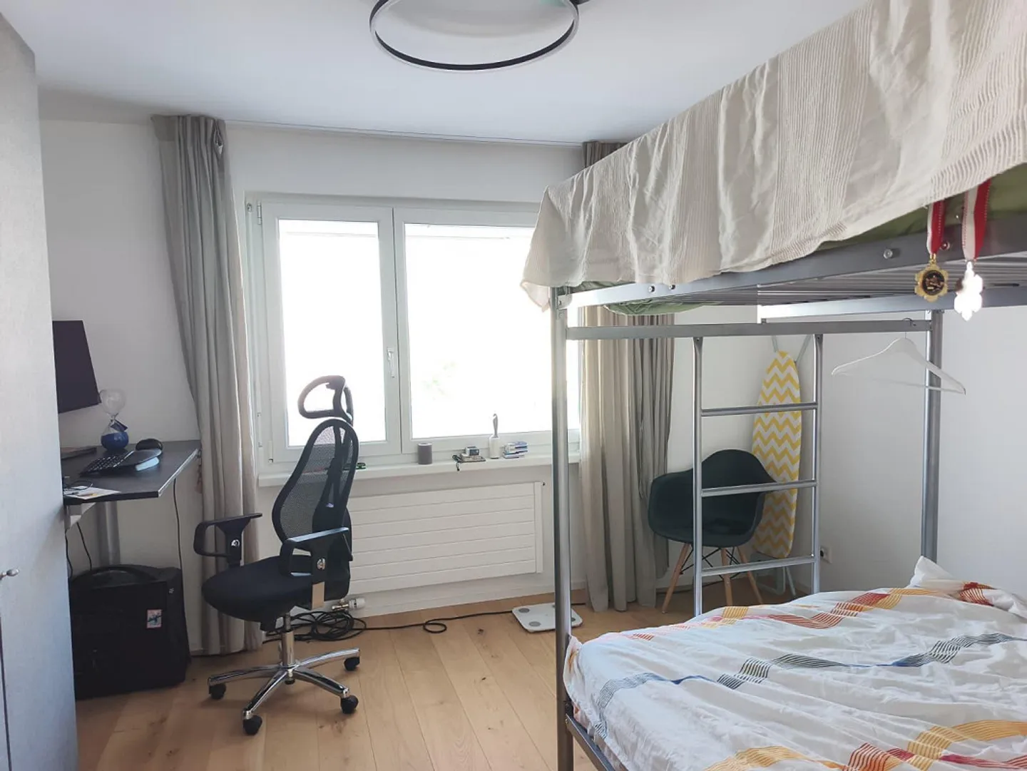 Furnished shared room in a 63 sqm apartment in Domat/Ems - Photo 3 of 10