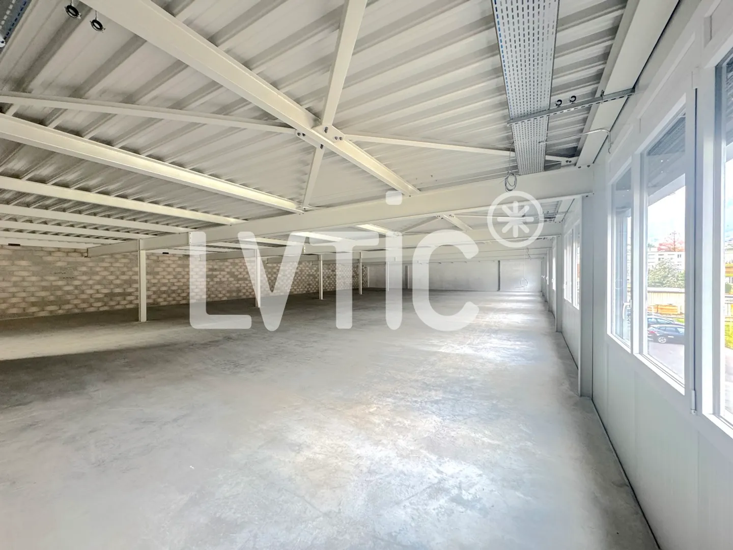 Locaux, bureaux de 565 m2 à louer à Villeneuve - Photo 7 sur 10