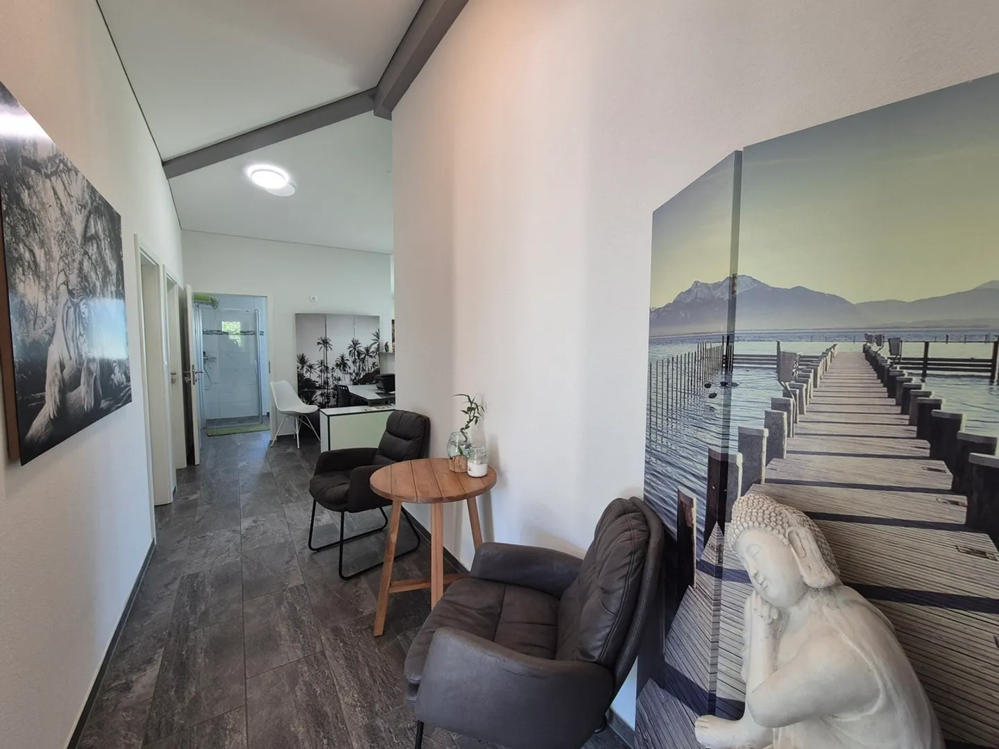 THE TOUR-DE-TRÊME / Local of 13 m2 - Photo 5 of 8