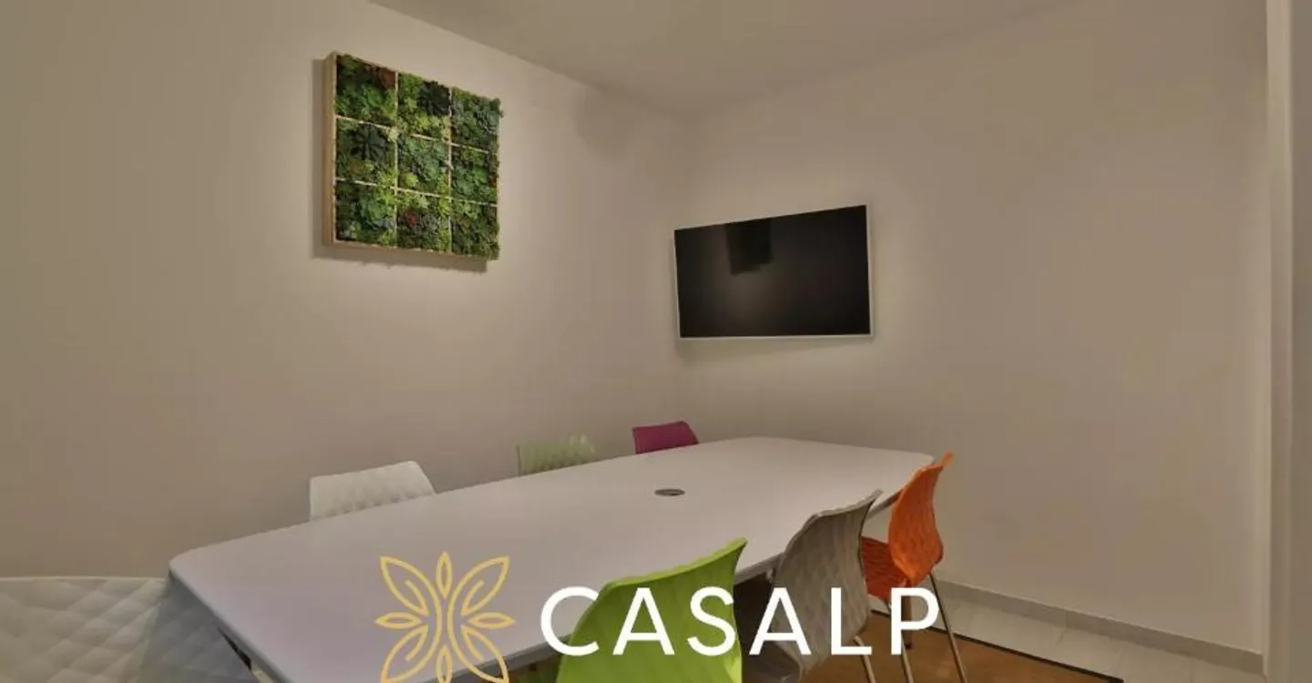 Charming 2.5 room renovated apartment in Crans-Montana - Photo 1 of 13
