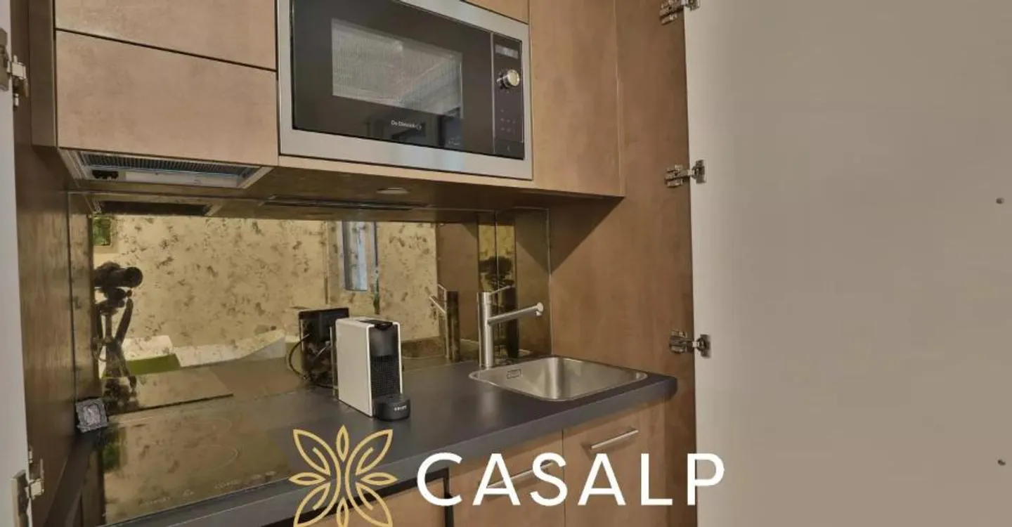 Charming 2.5 room renovated apartment in Crans-Montana - Photo 11 of 13