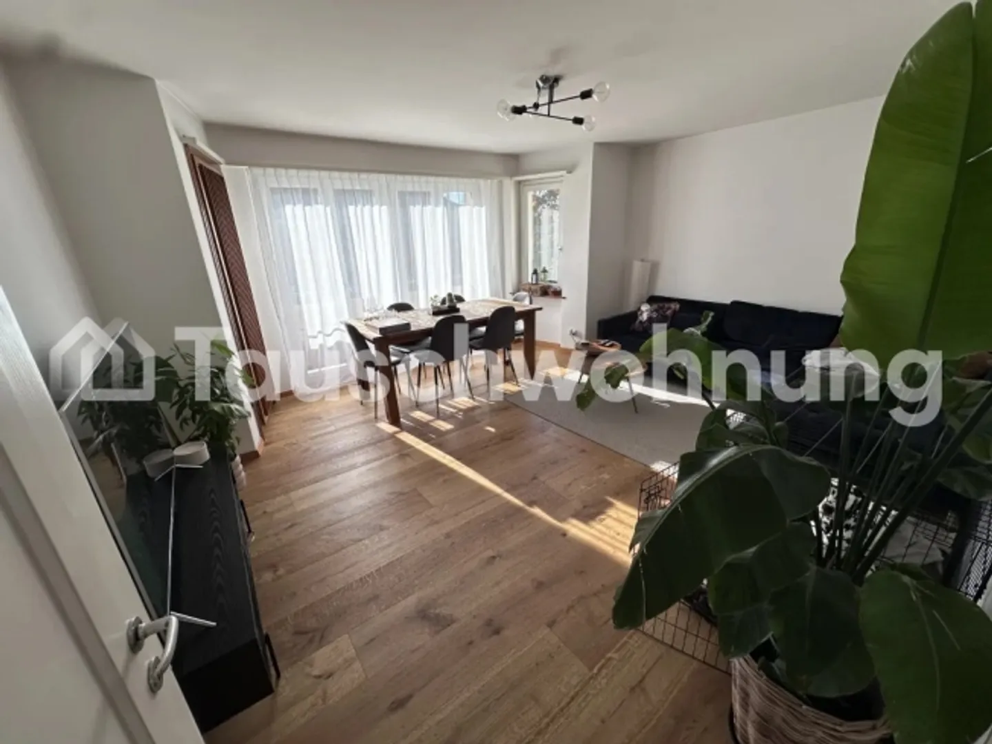 Appartement central et ensoleillé de 3,5 pièces de 80 m2 pour une grande zone verte - Photo 4 sur 15