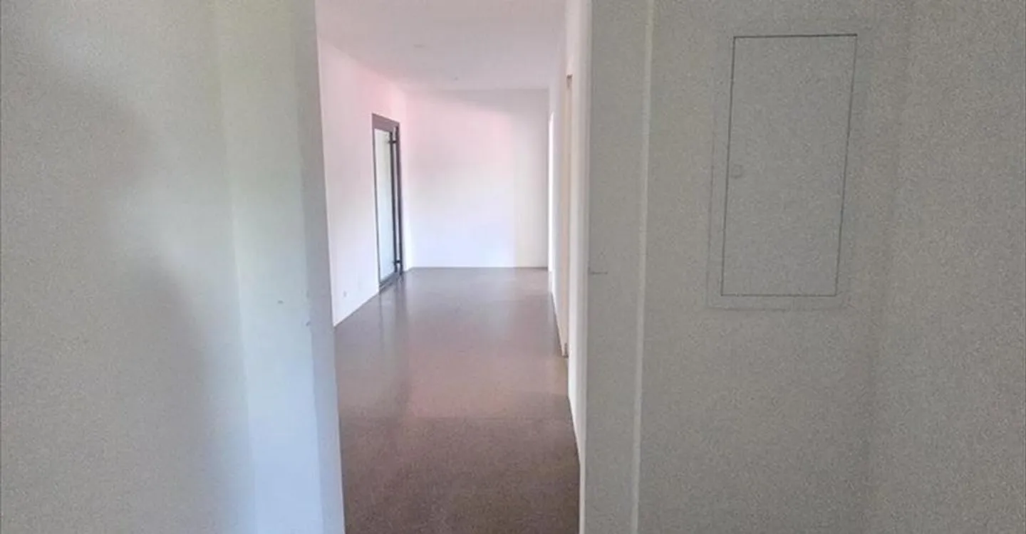 Spazio ufficio in affitto - Foto 4 di 8