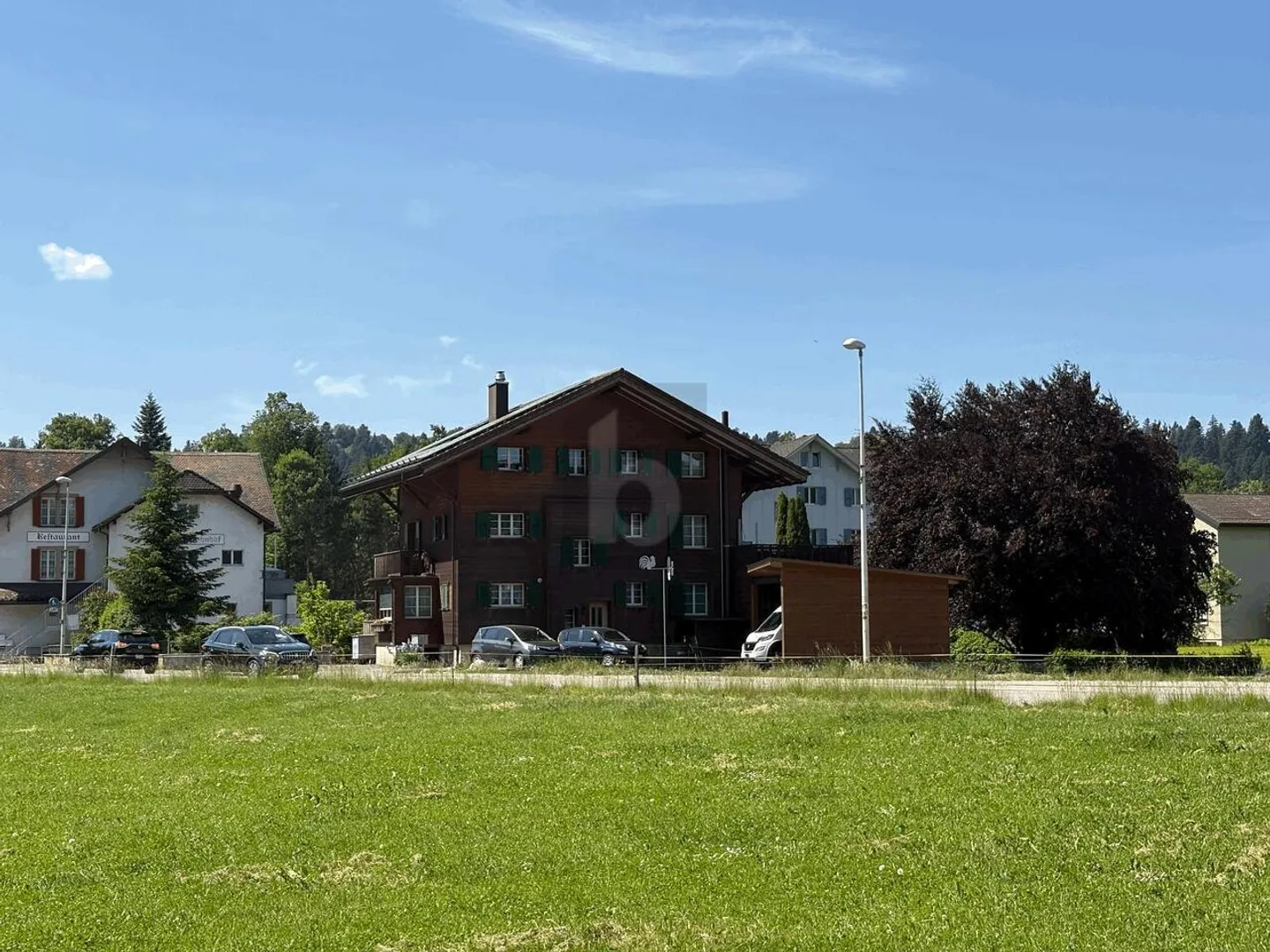 Geräumige Wohnung mit Terrasse - Foto 3 von 5