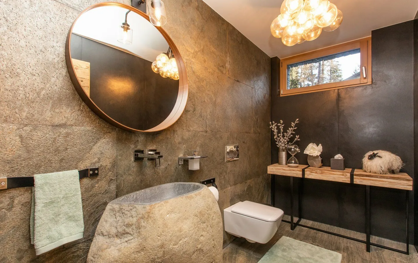 Triplex de Luxe dans un Chalet Tranquille - Photo 5 sur 12