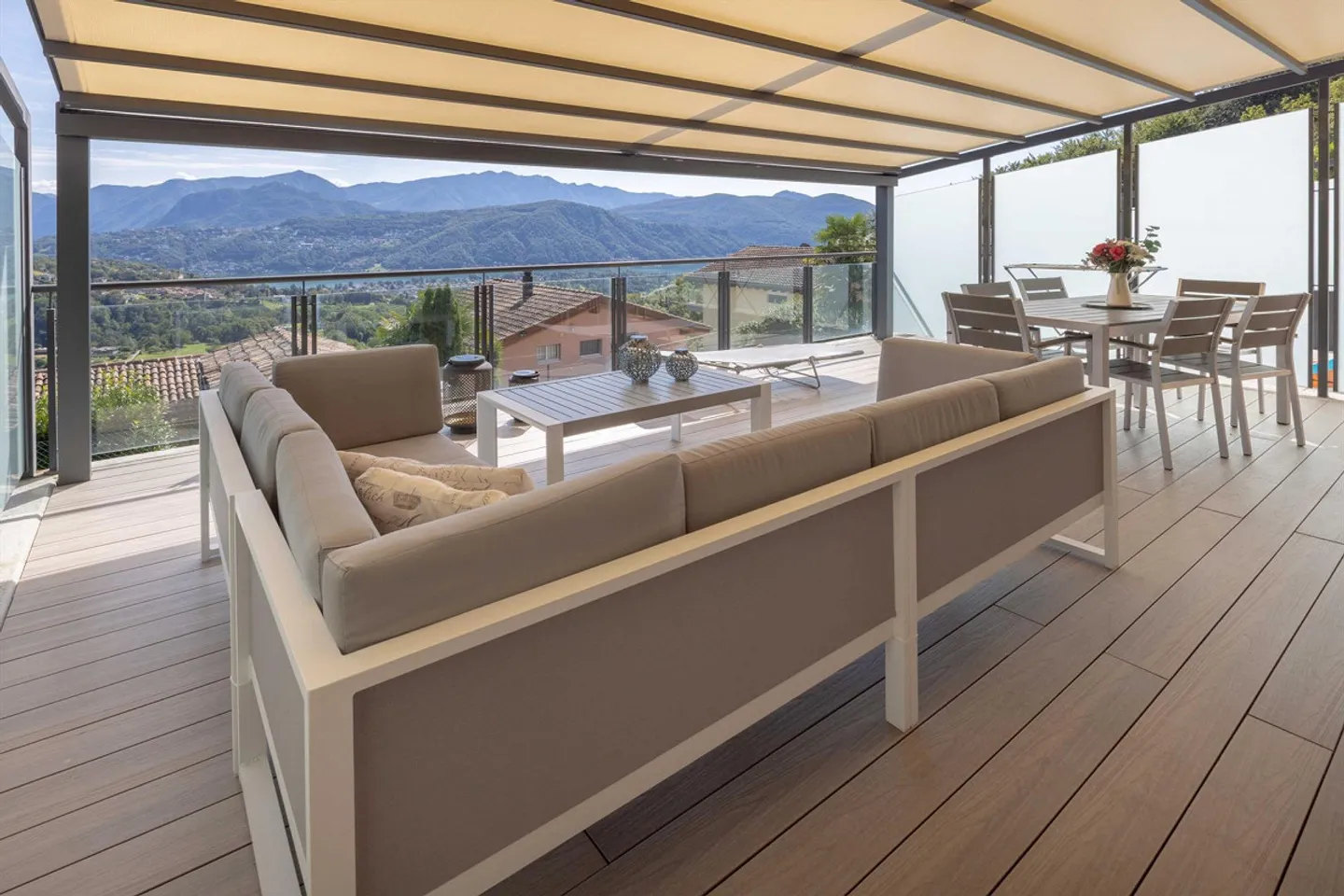 PRACHTVOLLES HAUS MIT 4.5 ZIMMERN UND WUNDERSCHÖNEM SEEBLICK IN PURA - Foto 1 von 9