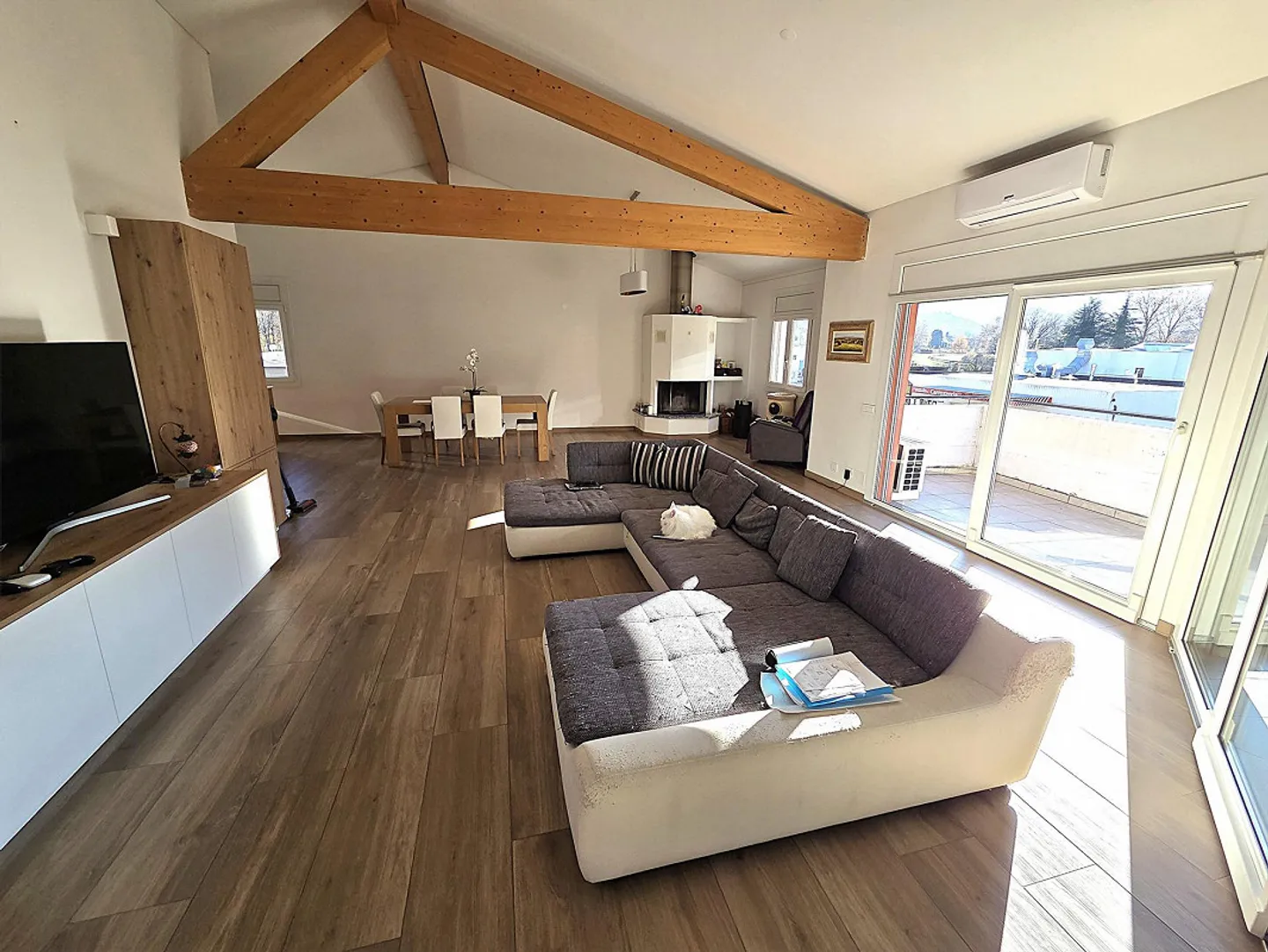 Magnificent penthouse of 5.5 rooms in Castione - Photo 5 of 19