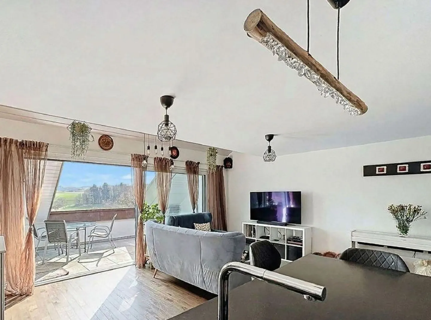 Duplex-Penthouse in 10 Minuten von Aubonne im charmanten Dorf Gimel - Foto 3 von 13