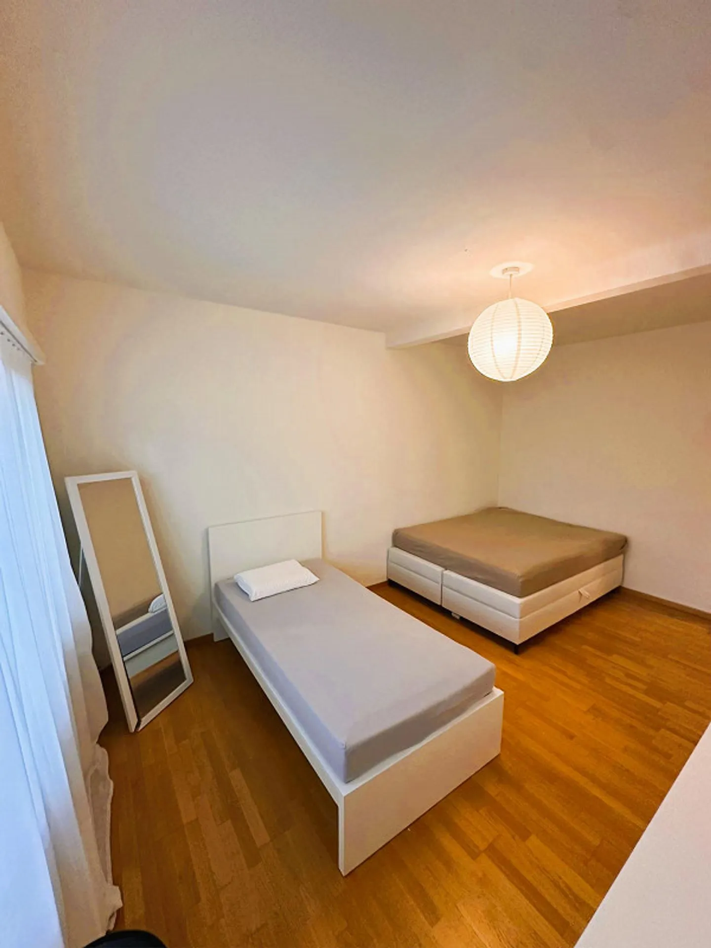 Modernes Apartment mit Balkon - Foto 8 von 10