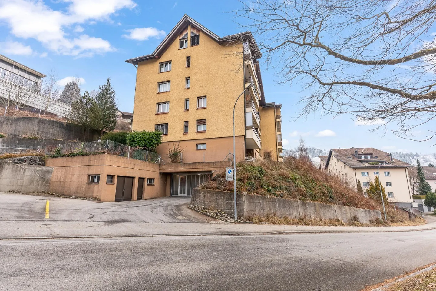 Underground parking space for rent in Herisau - Photo 2 of 2