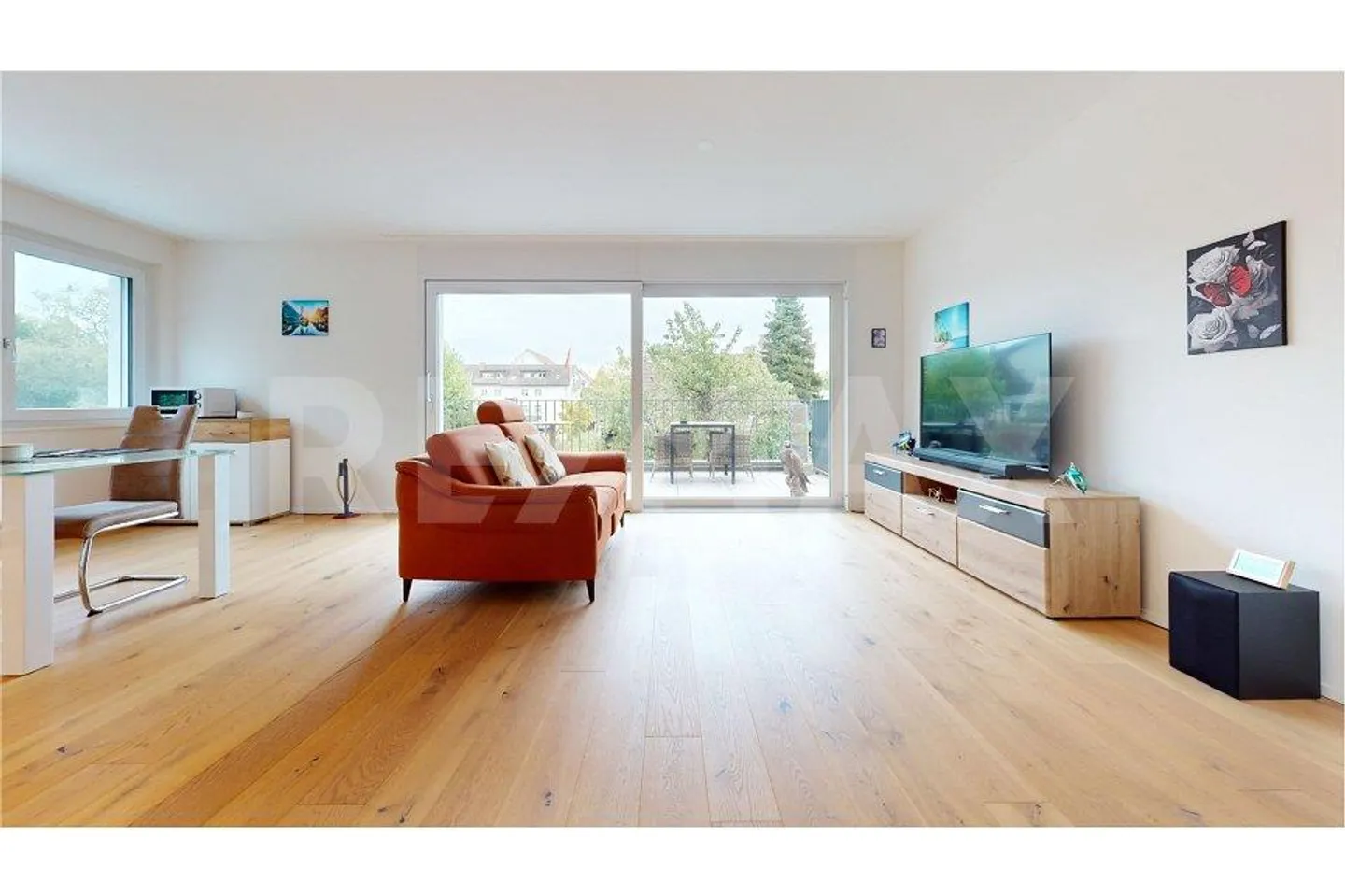 Contemporary Living Comfort. Attractive 2½-Room Apartment in Niederglatt - Photo 1 of 8