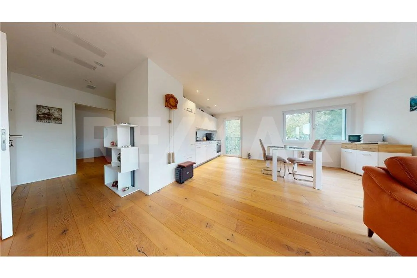 Contemporary Living Comfort. Attractive 2½-Room Apartment in Niederglatt - Photo 3 of 8