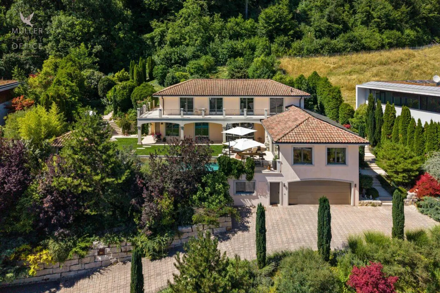 Mediterrane Luxusvilla mit Naturpool und traumhaftem Gartenparadies - Photo 1 sur 13