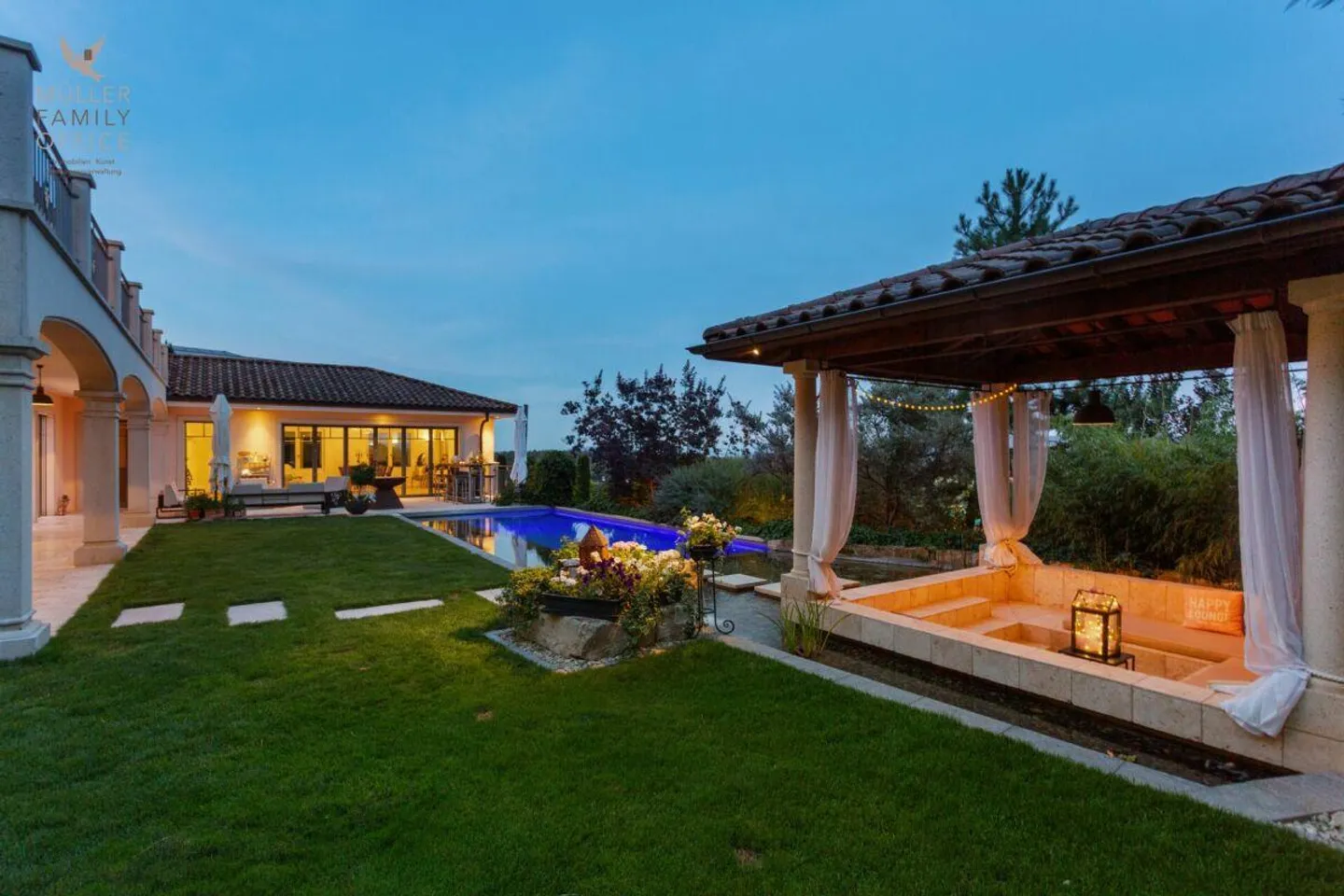 Mediterrane Luxusvilla mit Naturpool und traumhaftem Gartenparadies - Photo 8 sur 13