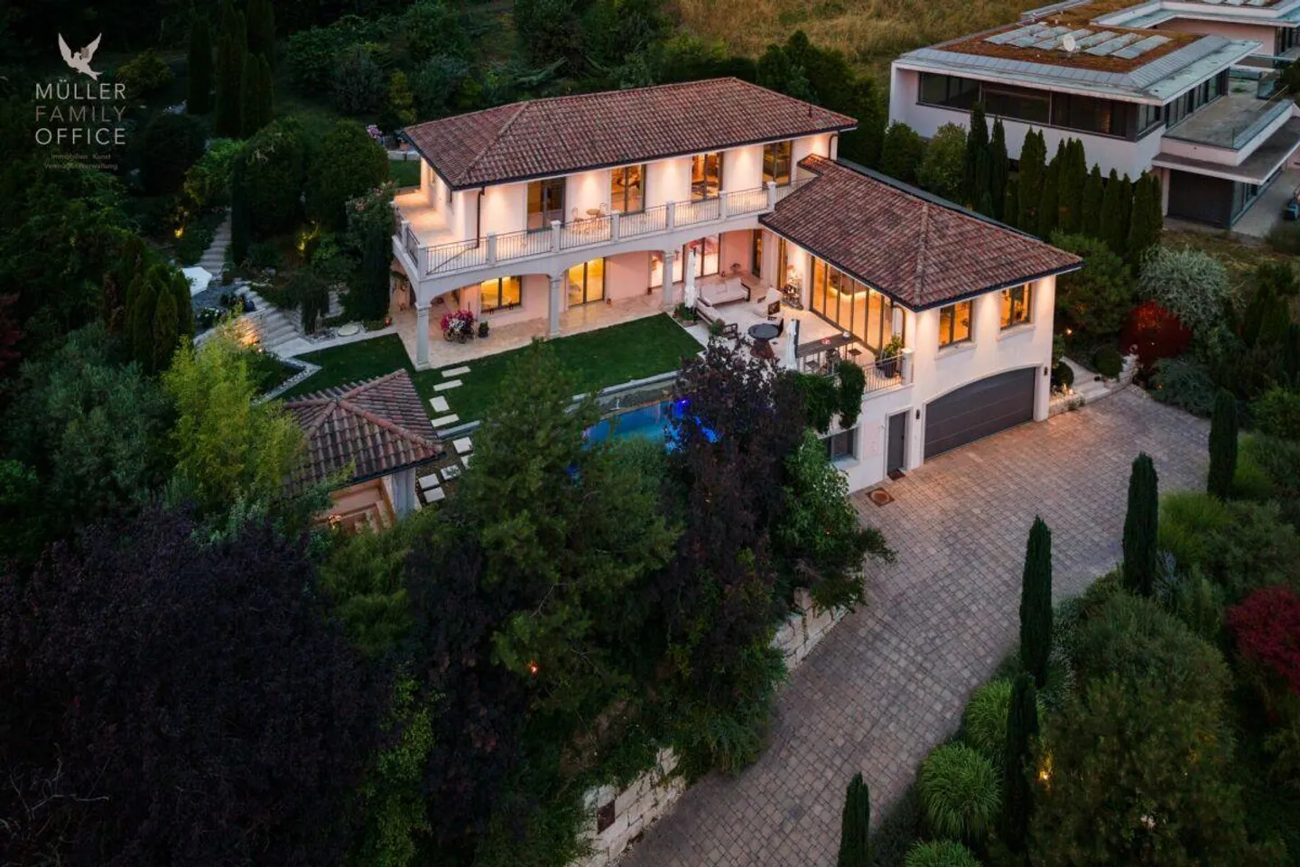 Mediterrane Luxusvilla mit Naturpool und traumhaftem Gartenparadies - Photo 6 sur 13