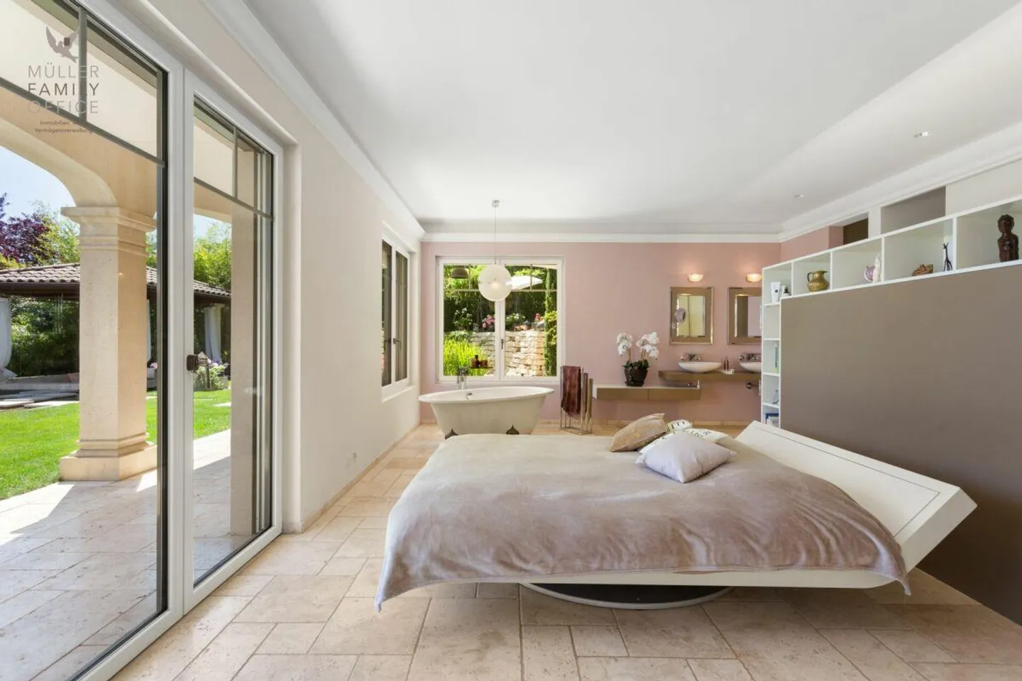 Mediterrane Luxusvilla mit Naturpool und traumhaftem Gartenparadies - Photo 12 sur 13