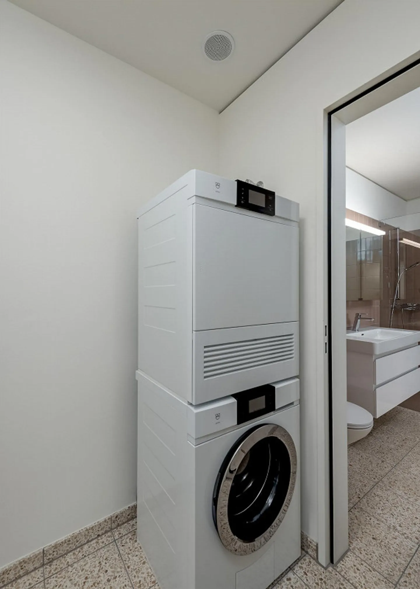 Appartement 2.5 pièces avec salon en niveau inférieur - Photo 6 sur 6