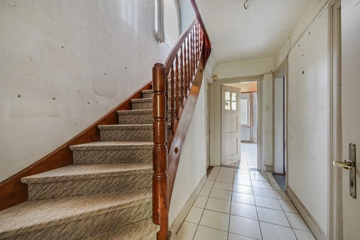 Very beautiful, renovation-required house from the 1920s - Photo 9 of 16