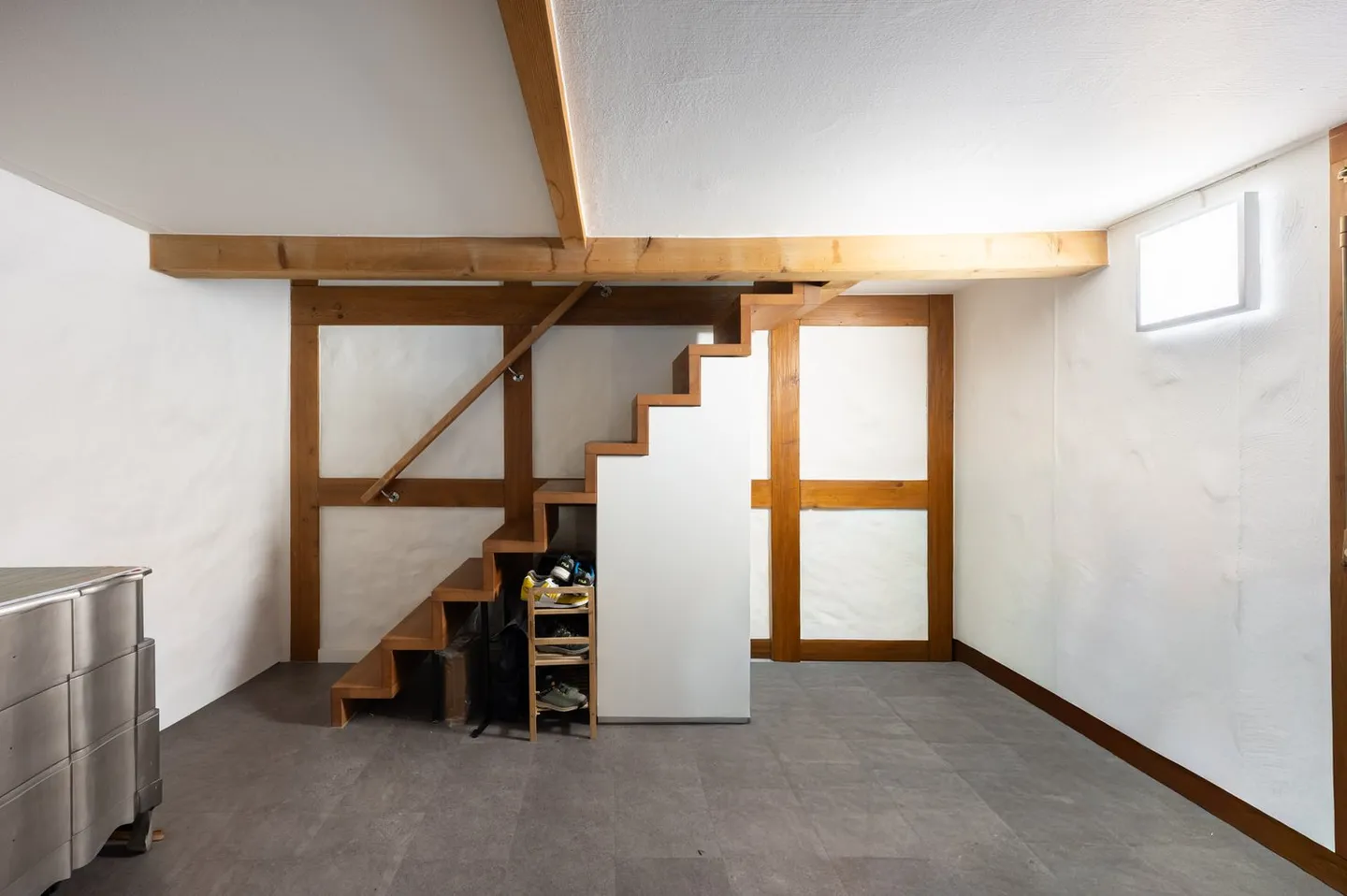 Residential building in the heart of Goldswil - A house with history seeks future - Photo 4 of 22