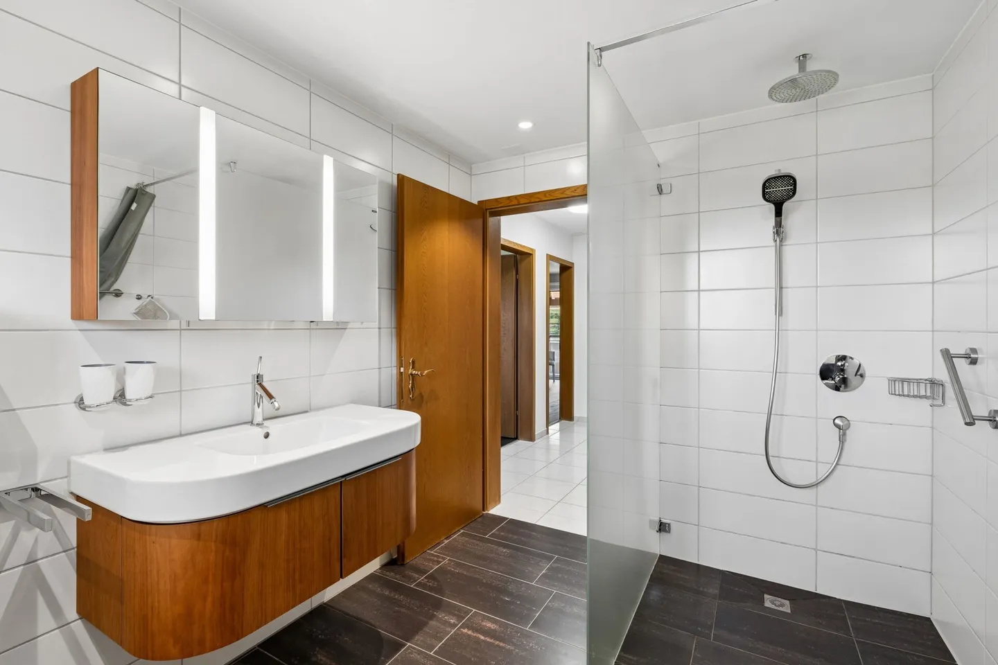 Modernes Reihenmittelhaus mit sonnigem Garten - Foto 7 von 14