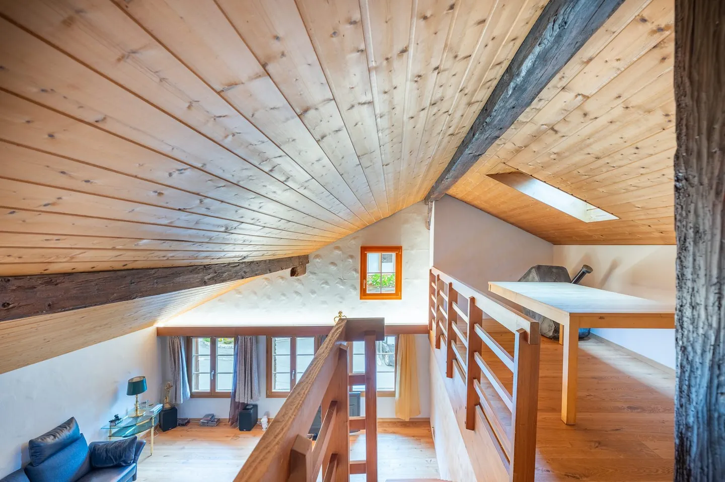 Residential building in the heart of Goldswil - A house with history seeks future - Photo 11 of 22