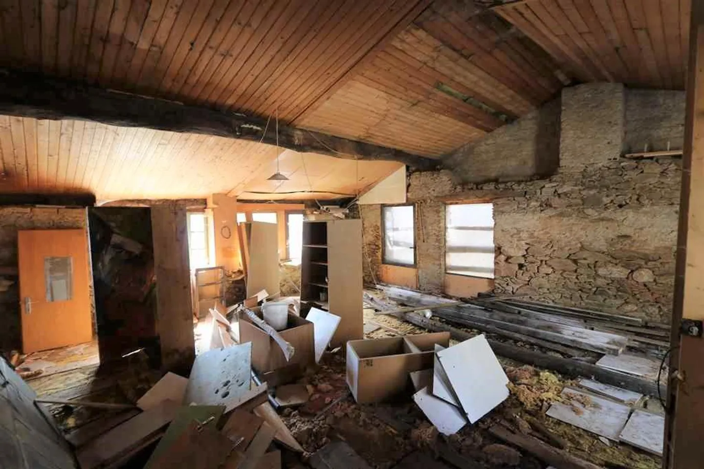 3 Rustic Houses to Renovate with Large Surroundings and View - Photo 11 of 13