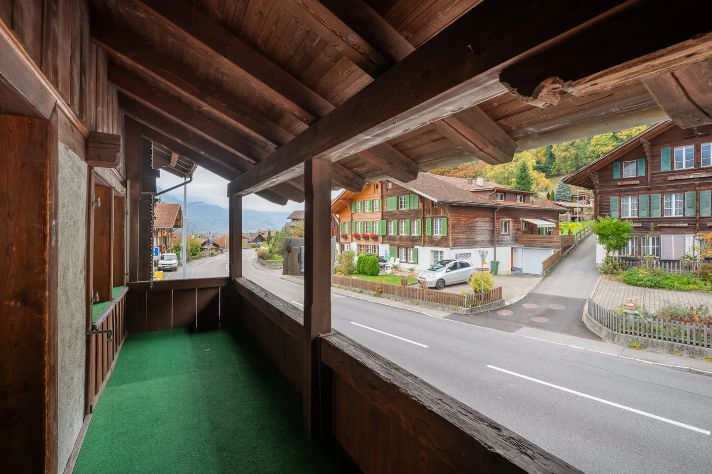 Residential building in the heart of Goldswil - A house with history seeks future - Photo 8 of 22