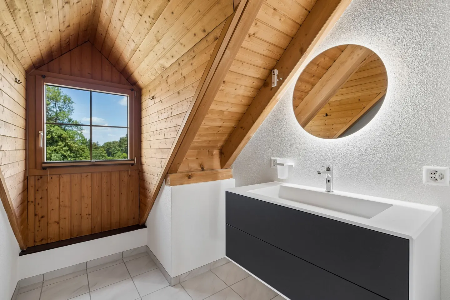 Modernes Reihenmittelhaus mit sonnigem Garten - Foto 9 von 14