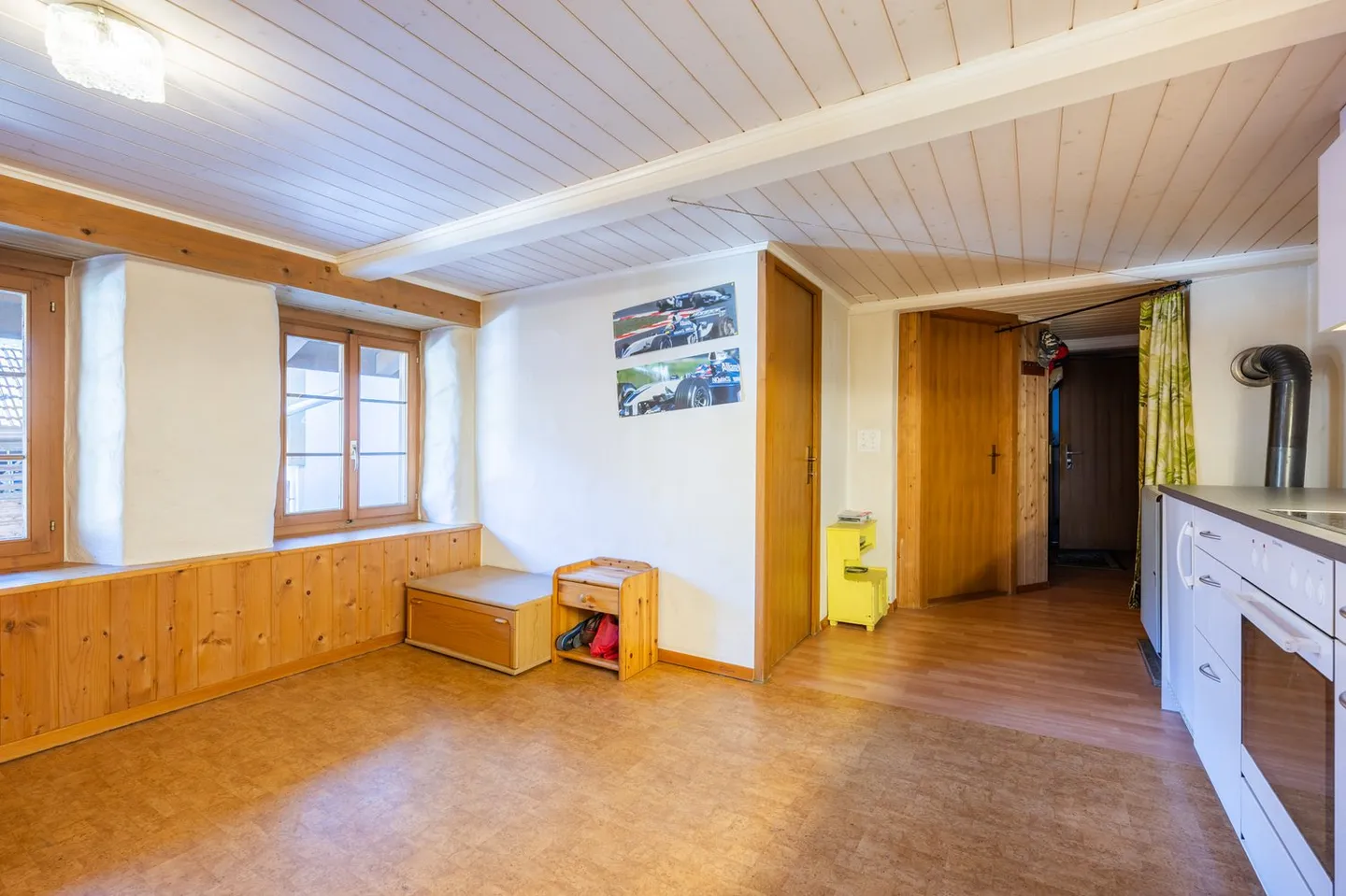 Residential building in the heart of Goldswil - A house with history seeks future - Photo 20 of 22