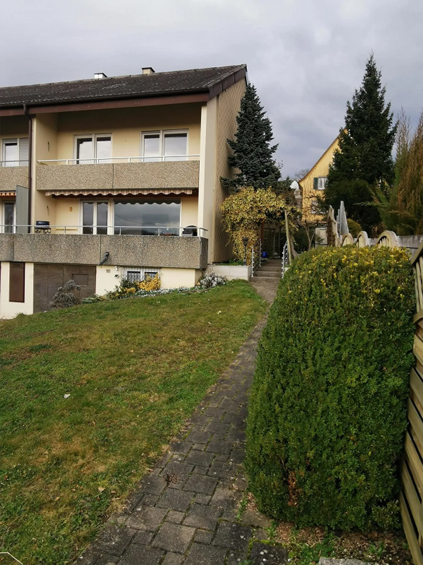 Spacious 7.5-Room House with Garden and Garage - Photo 1 of 29