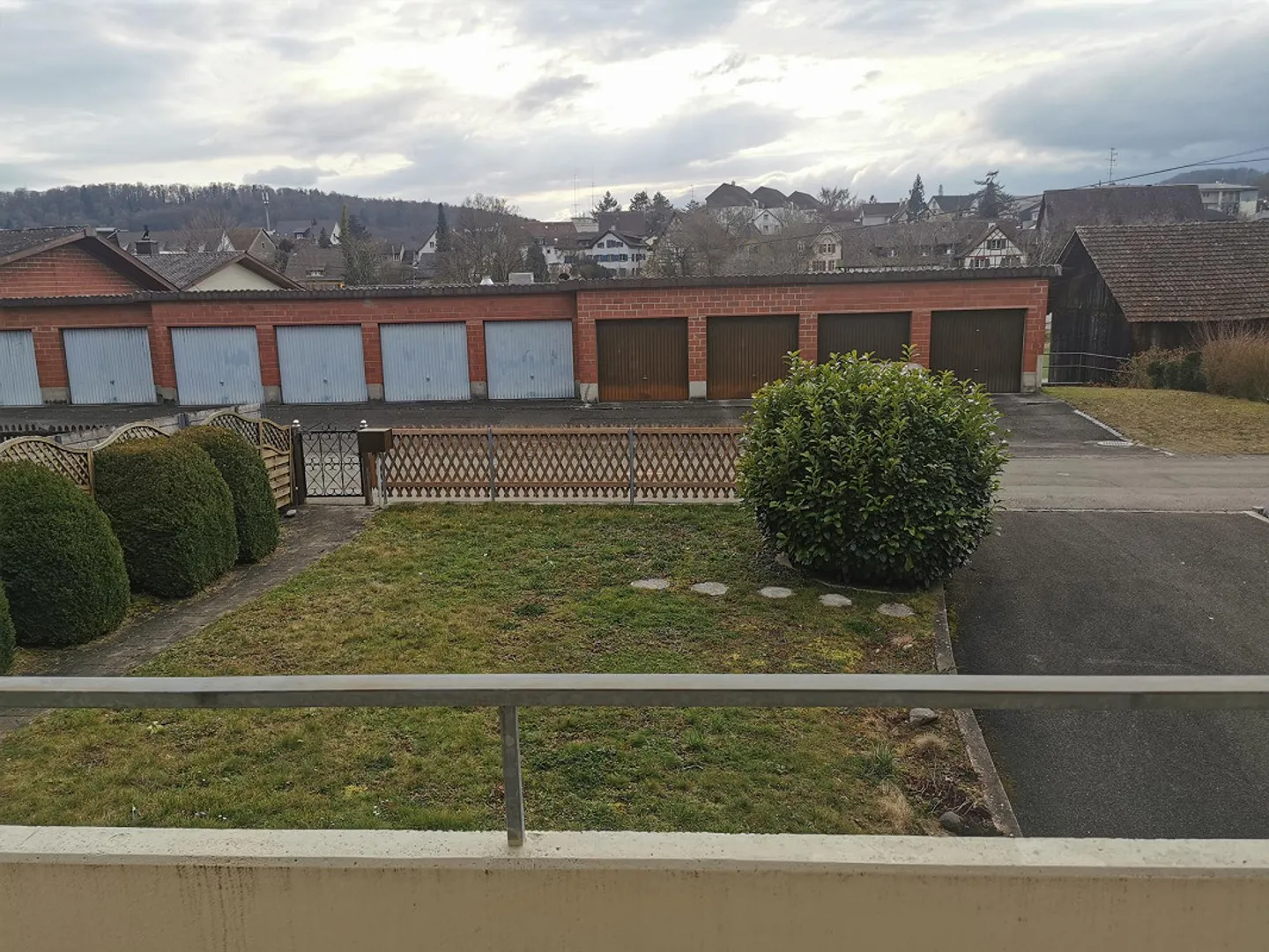 Spacious 7.5-Room House with Garden and Garage - Photo 7 of 29