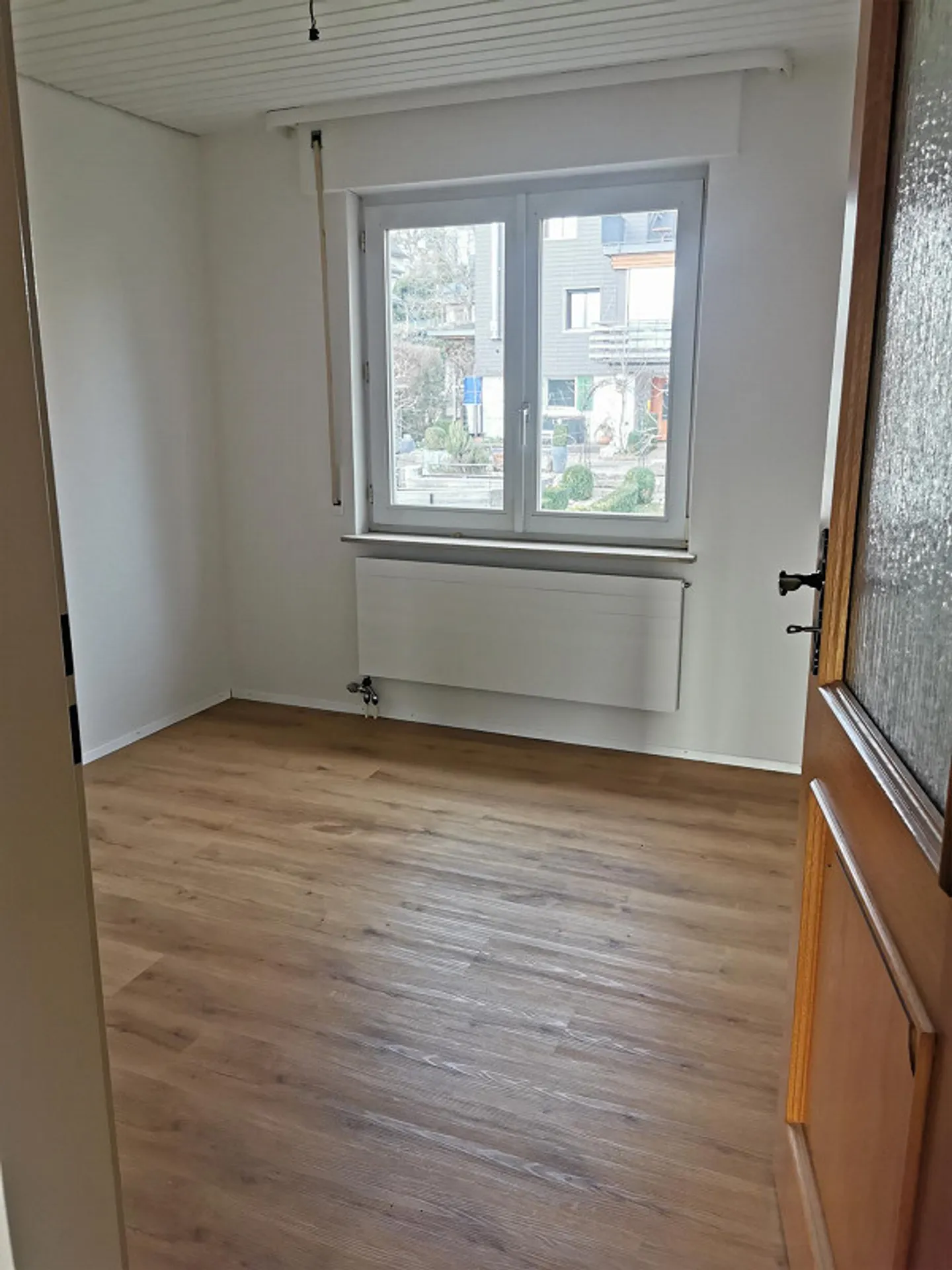 Spacious 7.5-Room House with Garden and Garage - Photo 17 of 29