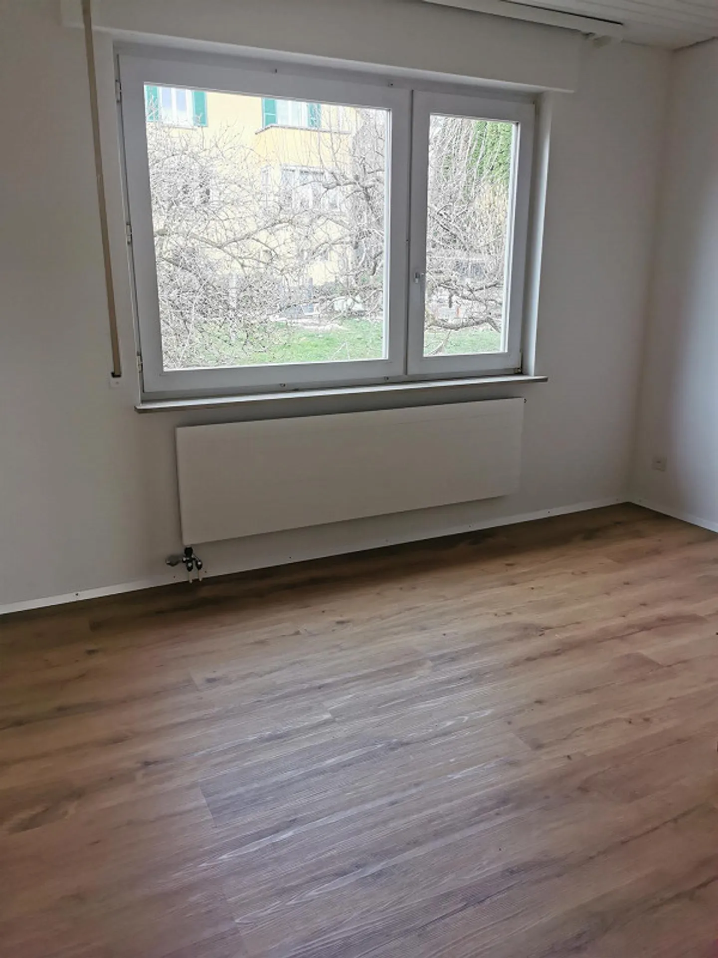 Spacious 7.5-Room House with Garden and Garage - Photo 18 of 29