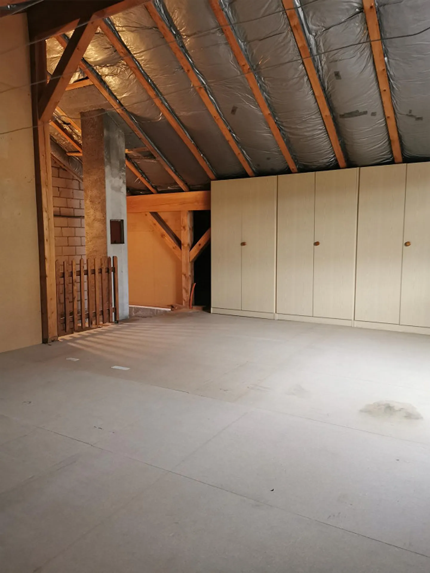 Spacious 7.5-Room House with Garden and Garage - Photo 26 of 29