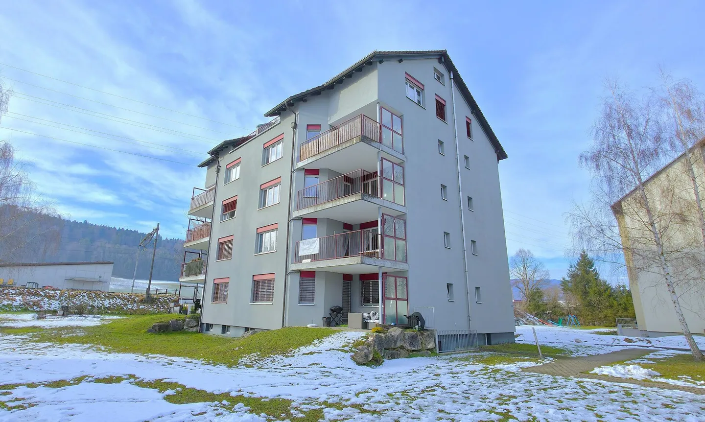 Renovated 3.5-room apartment with balcony in Courrendlin - Photo 1 of 14
