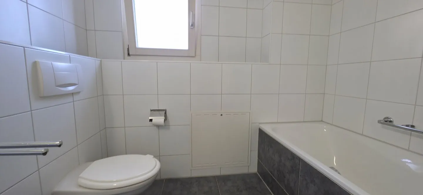 Renovated 3.5-room apartment with balcony in Courrendlin - Photo 8 of 14