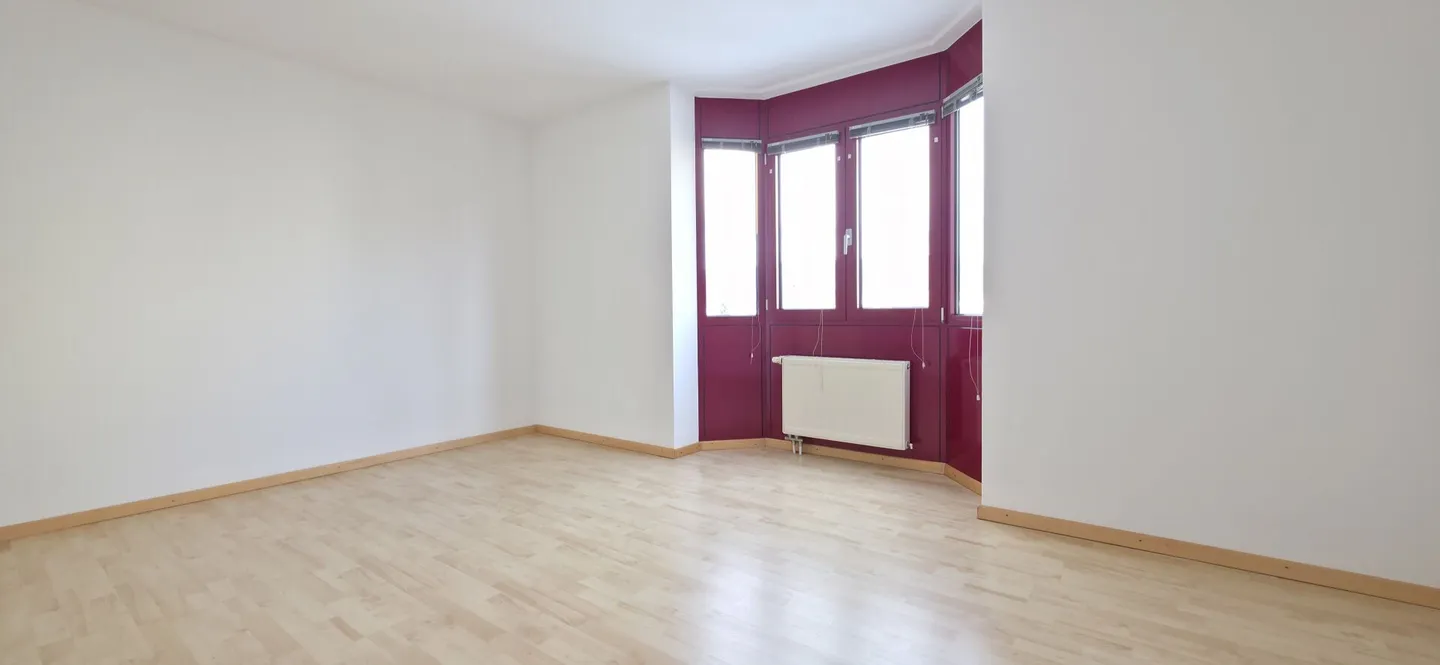 Renovated 3.5-room apartment with balcony in Courrendlin - Photo 9 of 14