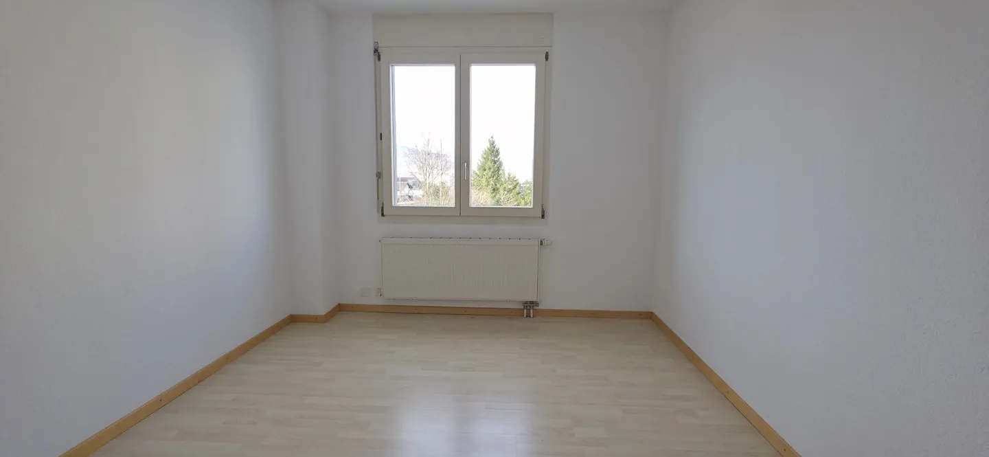 Renovated 3.5-room apartment with balcony in Courrendlin - Photo 10 of 14