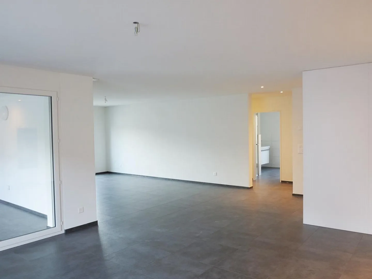 Moderne 3.5-Zimmer-Wohnung in Toplage - Foto 2 von 10