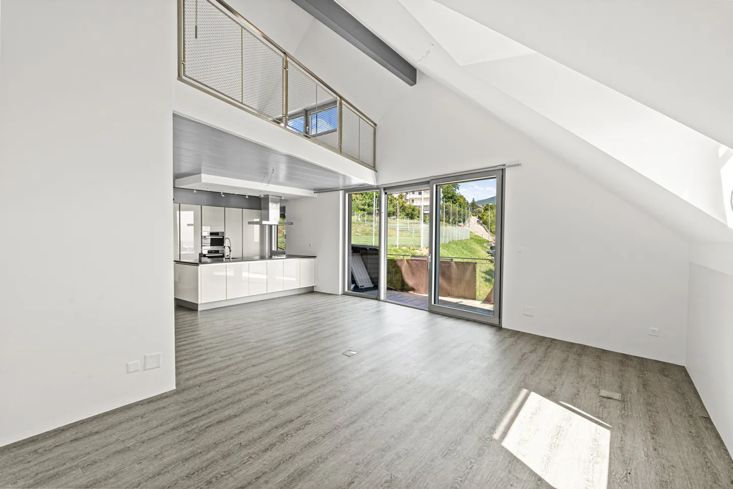 Exceptional renovated apartment with a panoramic view of the lake - Photo 5 of 10