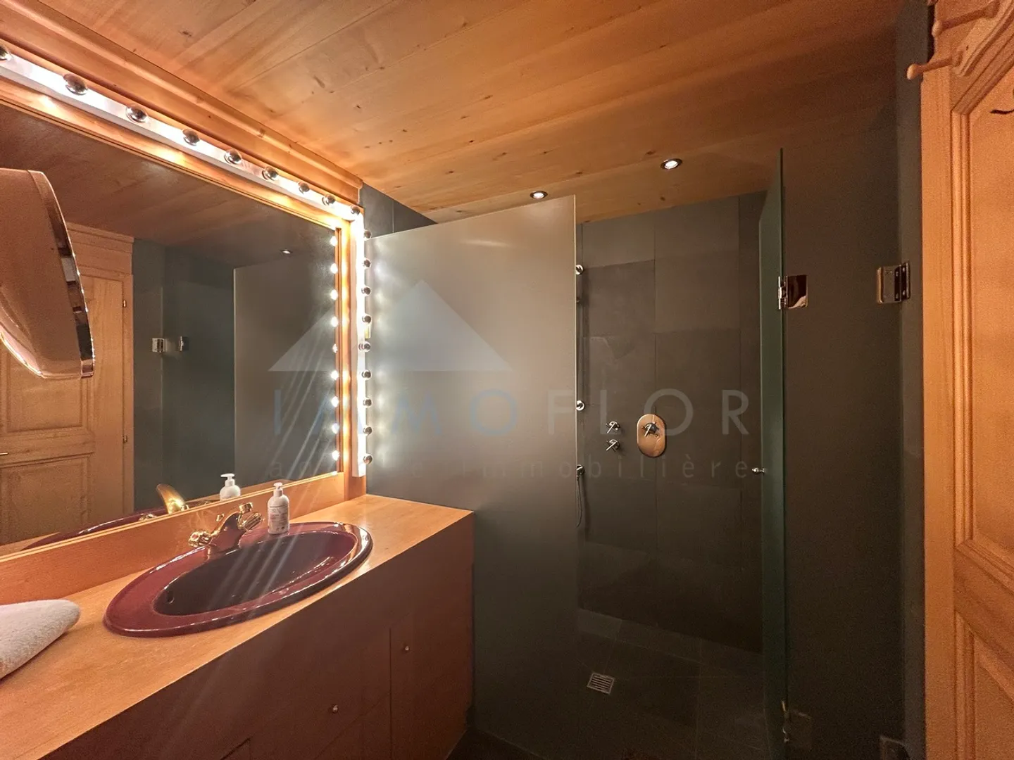 Chalet à vendre - Photo 5 sur 13