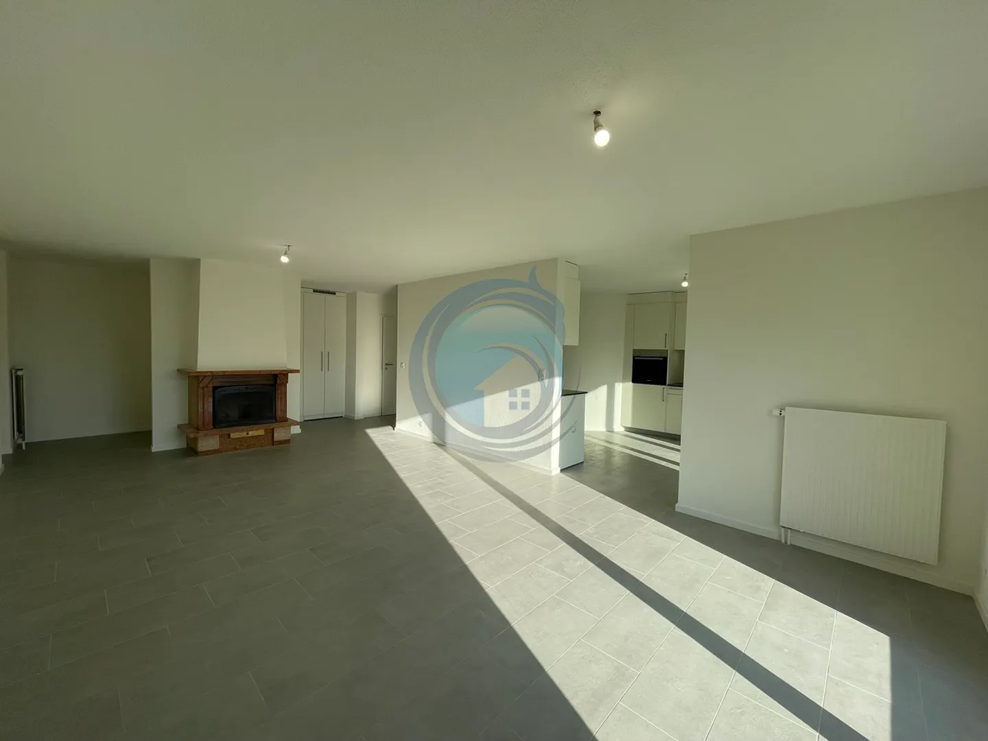 MAGNIFIKANTE RENOVIERTE 3,5-ZIMMER-WOHNUNG IN SÉVERY - Foto 1 von 13